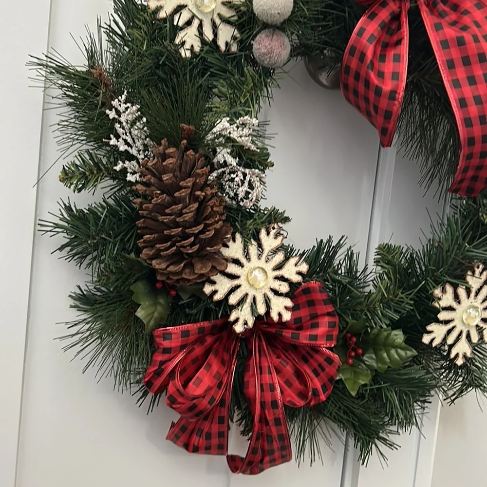 Large Artificial Winter Rustic Snowflake Evergreen Wreath